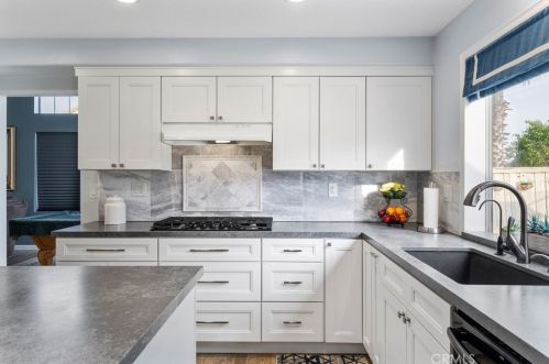 29416 Sunharbor Ct, Lake Elsinore CA  92530-7225 exterior