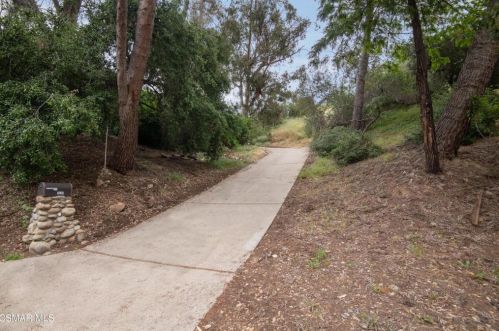 1024 Black Canyon Rd, Simi Valley, CA 93063-4606