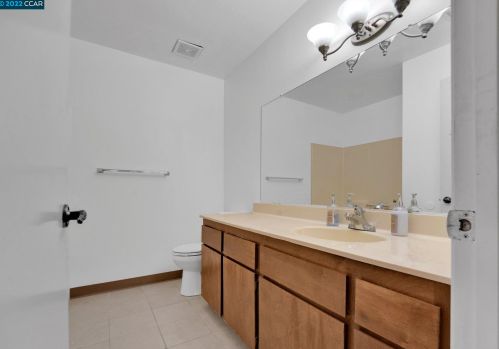 1570 London Cir, Benicia CA  94510-1339 exterior