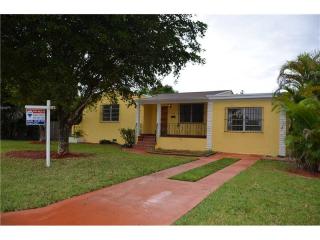 6240 19th St, Miami, FL 33155-2007