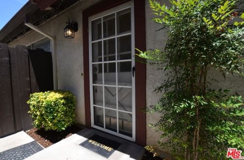 26941 Terri Dr, Santa Clarita, CA 91351-4821