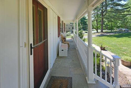 792 Linden Way, Franklin Lakes, NJ 07417-1302