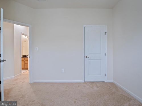 1708 Rockledge Ter, Woodbridge VA  22192-2508 exterior