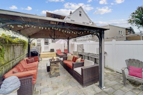 210 7 St, East Newark NJ  07029-2004 exterior