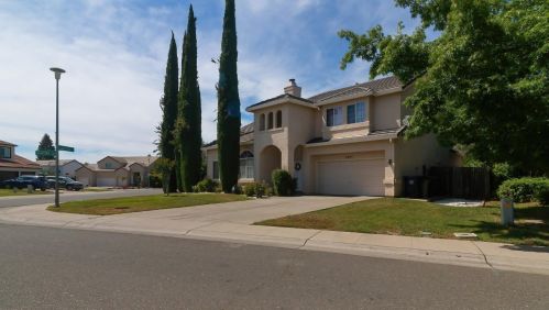 6501 Kenbridge St, Elk Grove CA  95758-6313 exterior