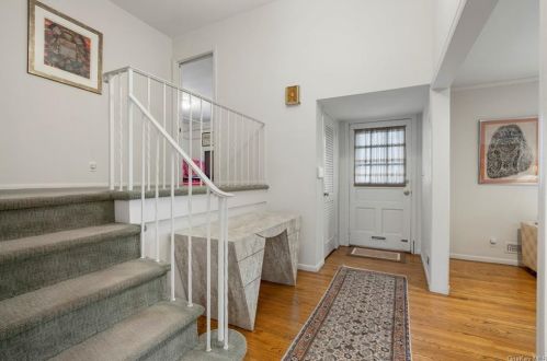 28 Doris Dr, Scarsdale, NY 10583-2712