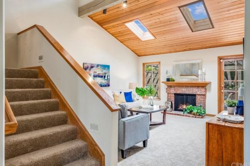 17 Malaga Pl, Manhattan Beach CA  90266-0072 exterior