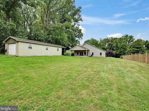 539 Lancaster Pike, Smithville PA  17560-9409 exterior