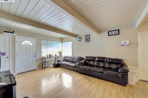89 Harbor Dr, West Pittsburg, CA 94565-1414
