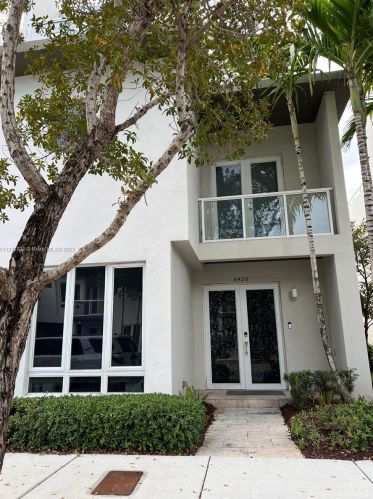6428 104th Ct, Miami, FL 33178-1340