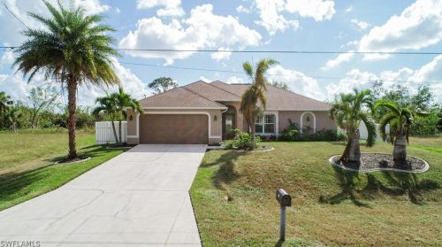 2142 27th Ter, Cape Coral, FL 33909-4554