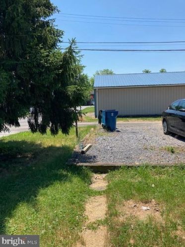49 Jury St, Highspire PA  17034-1010 exterior
