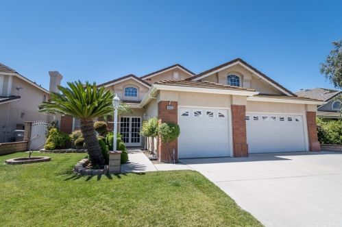 6865 Finch Ct, Chino, CA 91710-6225