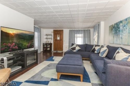 25 Race St, Nutley NJ  07110-2627 exterior