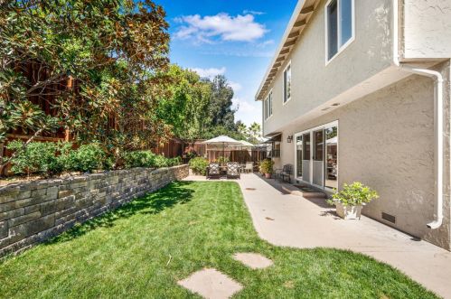 16711 Willow Creek Dr, Morgan Hill CA  95037-4819 exterior