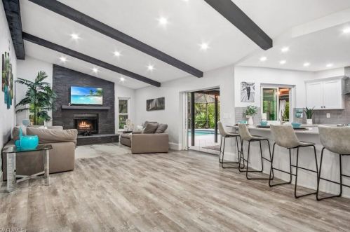 125 Westwood Dr, Naples, FL 34110-1139
