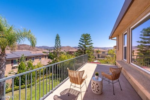 3824 Doheney Ct, Simi Valley CA  93063-0208 exterior