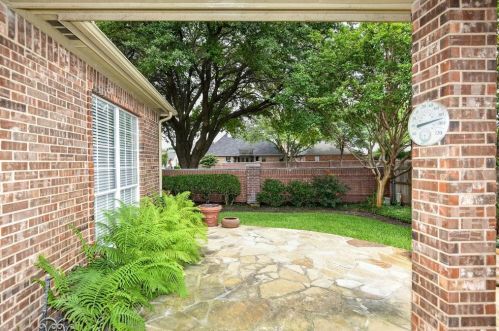 2897 Oakbriar Trl, Fort Worth, TX 76109-5556