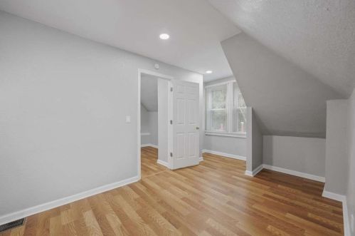 322 Crane Ave, Pittsburgh PA  15220-4035 exterior