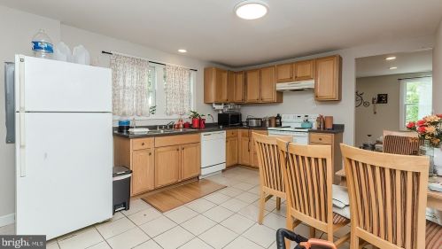 1057 Jefferson Ave, Charles Town WV  25414-1121 exterior