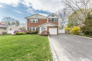 15 Serene Pl, Hauppauge, NY 11788-3536