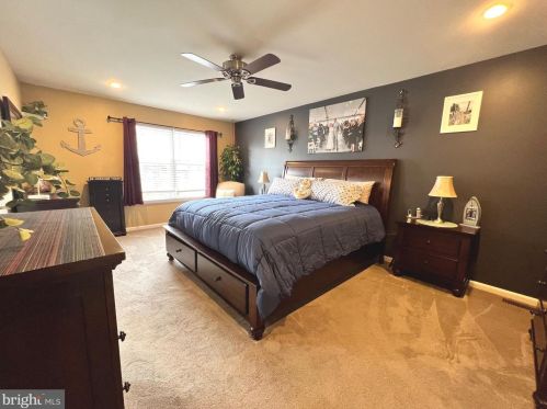 324 Glenn Rose Cir, Norristown PA 19406-1783 exterior