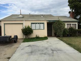 211 San Juan Dr, Hollister, CA 95023-3023
