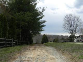 823 Old Forge Rd, Oxford, PA 19363-2238