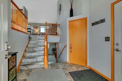 5516 Hawk Ct, Saint Cloud, MN 56303-4811