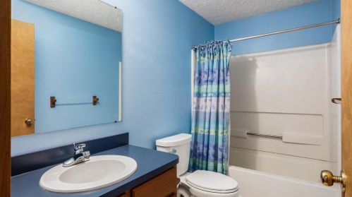 550 Spring Valley Dr, Zanesville OH  43701-0805 exterior