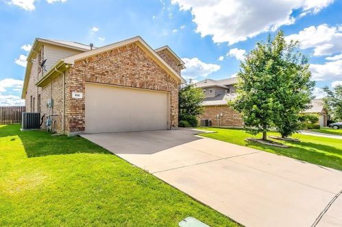 308 Coral Vine Ln, Burleson TX  76028-2743 exterior