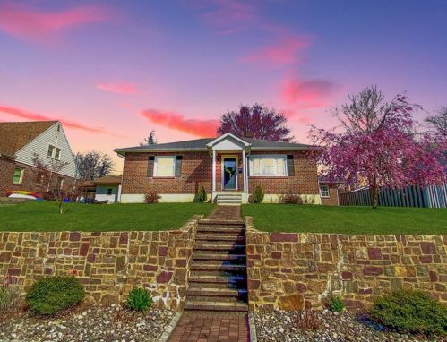 805 Lafayette Ave, Palmerton, PA 18071-1422