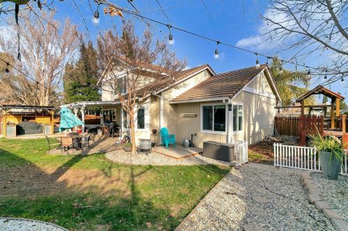 166 Buttercup Cir, Vacaville CA  95687-7319 exterior