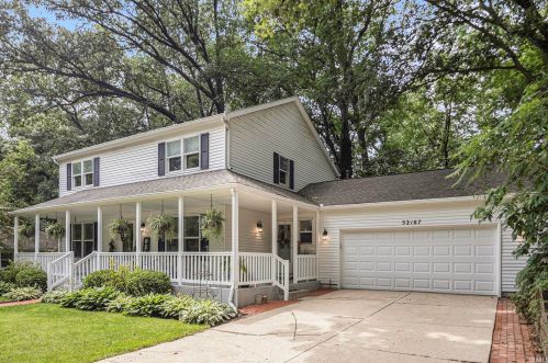 52167 Farmington Square Rd, Granger, IN 46530-6403