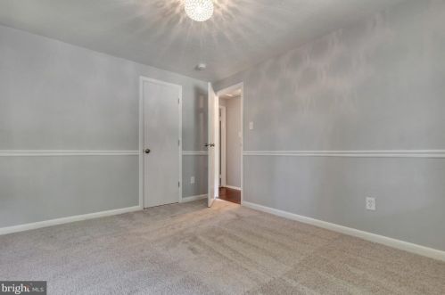 8467 Falling Leaf Rd, Springfield VA  22153-2503 exterior
