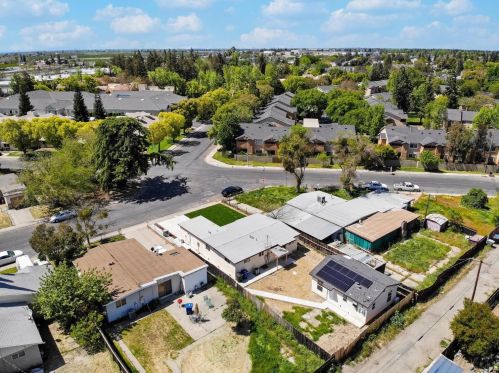 2720 Sparks Way, Modesto CA  95350-1744 exterior
