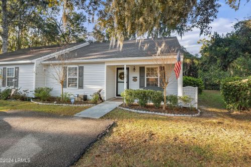 160 Cedar Grove Cir, Beaufort, SC 29902-6352