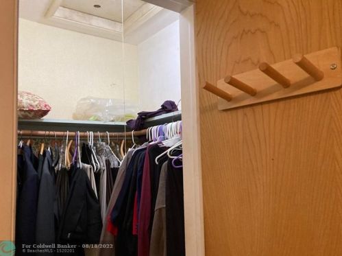 1709 43 Ave, Hollywood FL 33023-6232 exterior