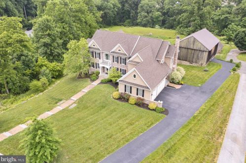 10 Pine Valley Ct, Glen Mills PA  19342-1823 exterior