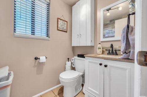 662 240, West Kaysville UT  84037-1431 exterior