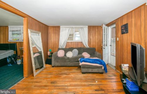 7 2nd St, Highspire PA  17034-1001 exterior