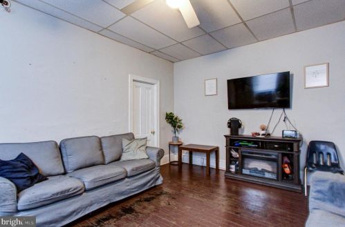 558 Stanbridge St, Norristown PA  19401-5312 exterior