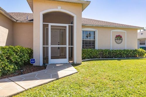 610 21st Ln, Cape Coral, FL 33990-2525