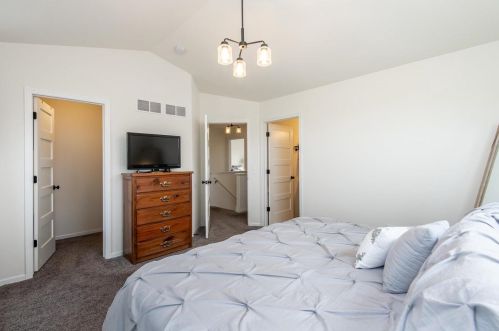 292 Autumn Crest Ln, Lake Mills WI  53551-1951 exterior