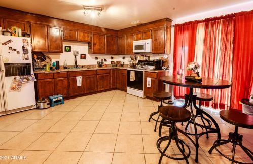 8230 Campbell Ave, Phoenix, AZ 85033-1816