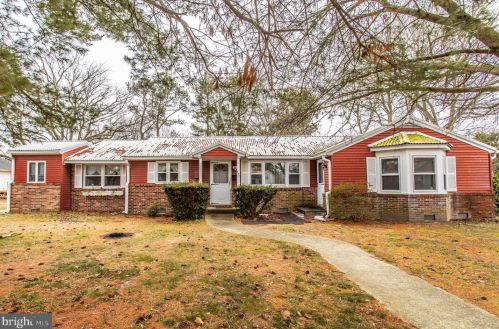 111 9th St, Laurel, DE 19956-1319