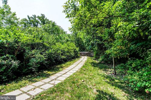 190 Royal Manor Rd, Easton PA  18042-8702 exterior