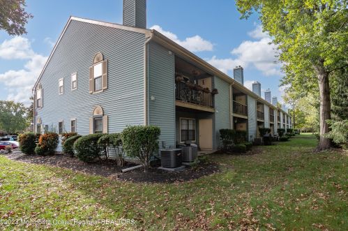 26 Wyndham Pl, Trenton NJ  08691-3121 exterior