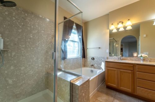 813 Golden Pond Dr, Manteca CA  95336-8284 exterior