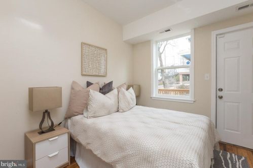 2202 16 St, Washington DC 20020-4302 exterior